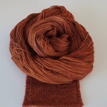Load image into Gallery viewer, Merino 4ply high twist - Spice market