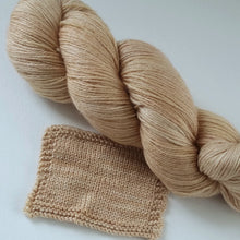 Load image into Gallery viewer, Merino/Bamboo/Silk 4 ply - Rata honey