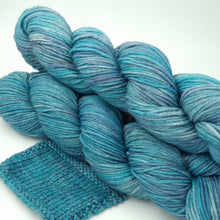 Load image into Gallery viewer, Merino DK -  Make a splash