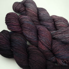 Load image into Gallery viewer, Merino 4 ply high twist  - gradient fade sets