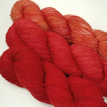 Load image into Gallery viewer, Merino 4 ply high twist  - gradient fade sets