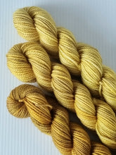 Load image into Gallery viewer, Merino 4 ply high twist minis - fade set
