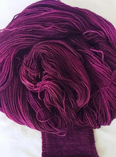 Load image into Gallery viewer, Merino 4 ply high twist - Jazzberry Jam