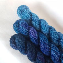 Load image into Gallery viewer, Merino 4 ply high twist minis - gradient fade set