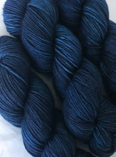 Load image into Gallery viewer, Merino DK -  Midnight blues