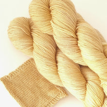 Load image into Gallery viewer, PRE-ORDER: Merino 4ply high twist - Rata honey