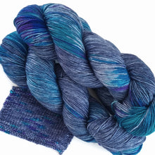 Load image into Gallery viewer, Merino 4 ply high twist - Twilight river