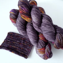Load image into Gallery viewer, PRE-ORDER: Merino 4 ply high twist - Guyfawkes magic