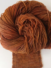 Load image into Gallery viewer, Merino 4 ply high twist - Tawny