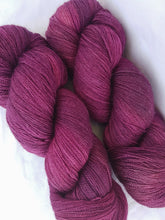 Load image into Gallery viewer, BFL/Silk Lace - Mulberry